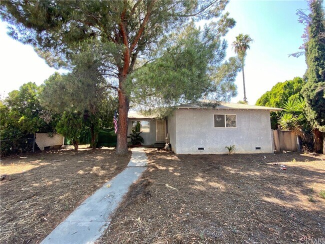 Building Photo - 404 S Rancho Ave