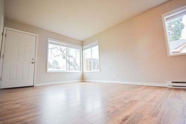 Building Photo - 3129-3133 19