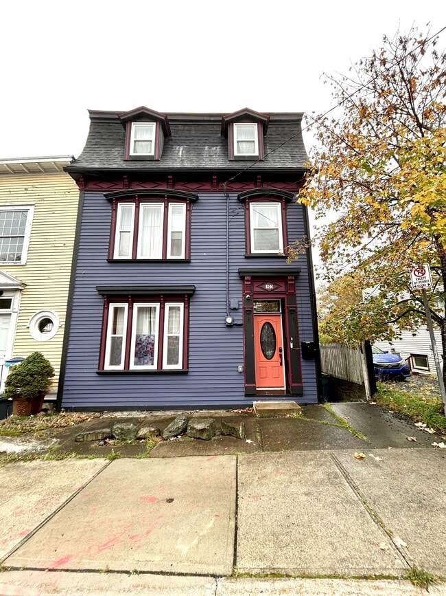 Building Photo - 103 Pleasant St