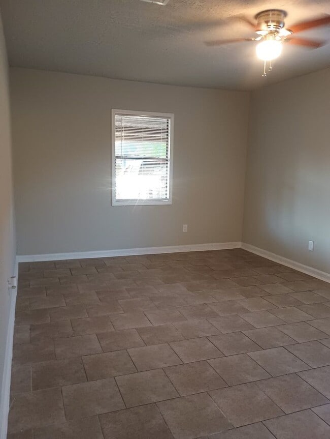 Building Photo - Ready just in time for the Holidays! Recen...