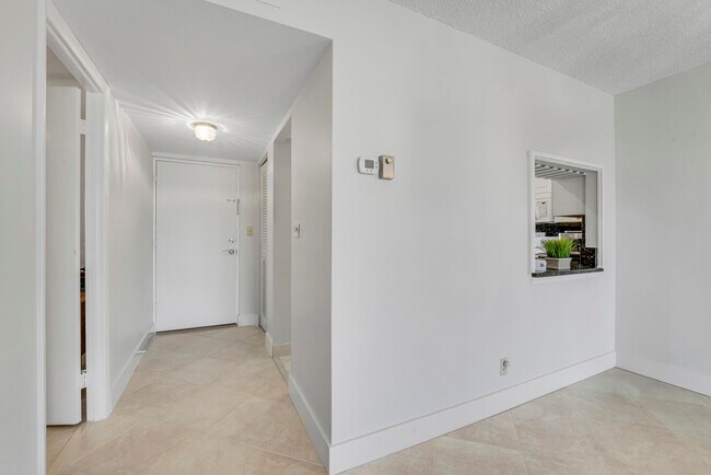 Foto del edificio - 6461 NW 2nd Ave