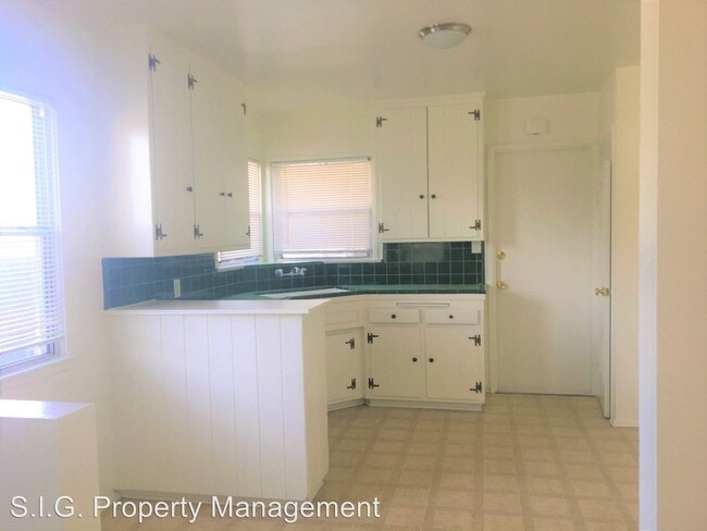 Building Photo - 2 br, 1 bath House - 10662 Langmuir Ave