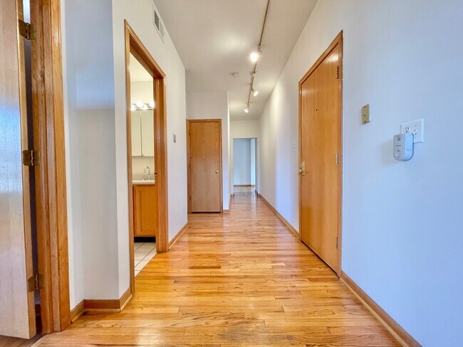 Foto del edificio - 630 W Patterson Ave