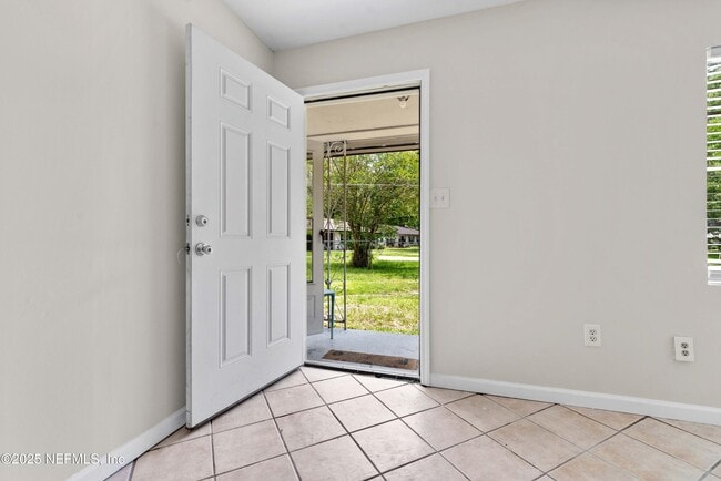 Building Photo - 602 Luna Ct