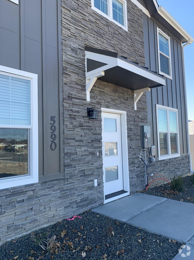 Hazel Wood Apartments under 2,000 Boise, ID 4 Rentals