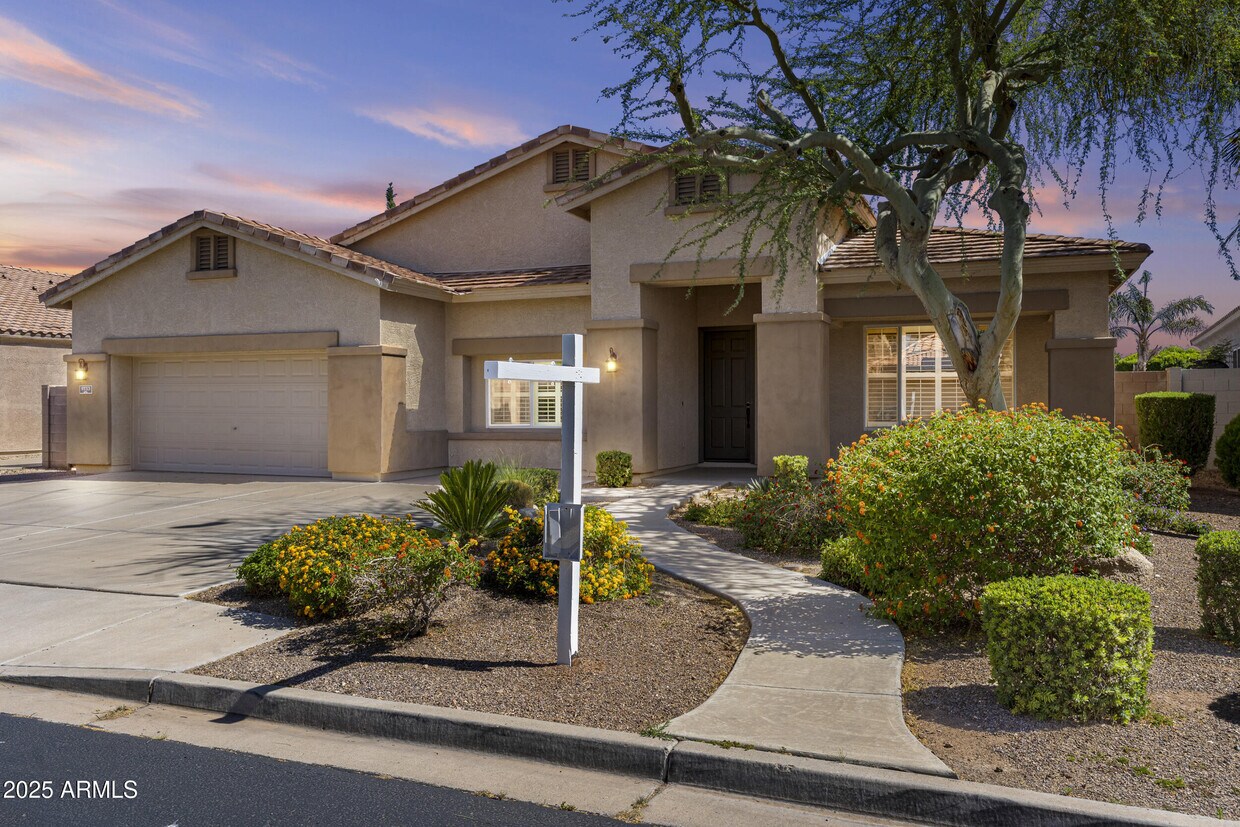 Primary Photo - 9733 W Hedge Hog Pl