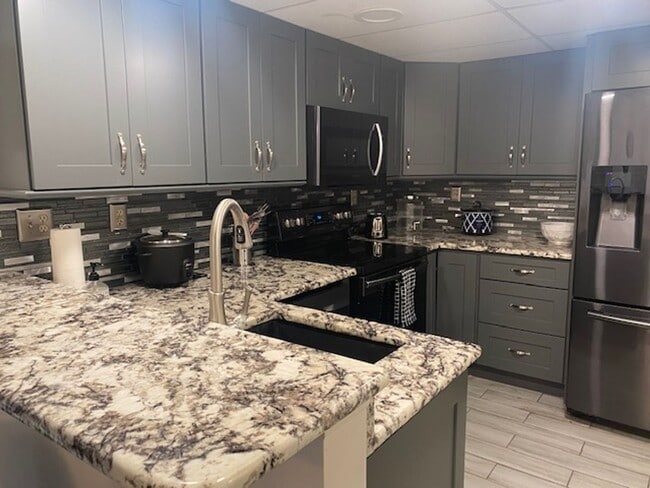 Foto del edificio - 1 bedroom 1 bathroom furnished condo