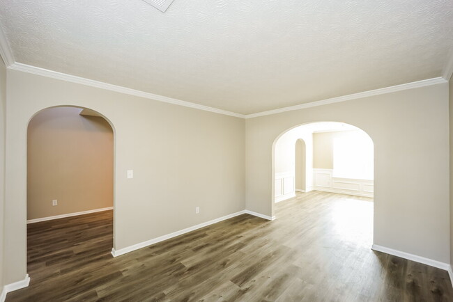 Building Photo - 1365 Camelia St