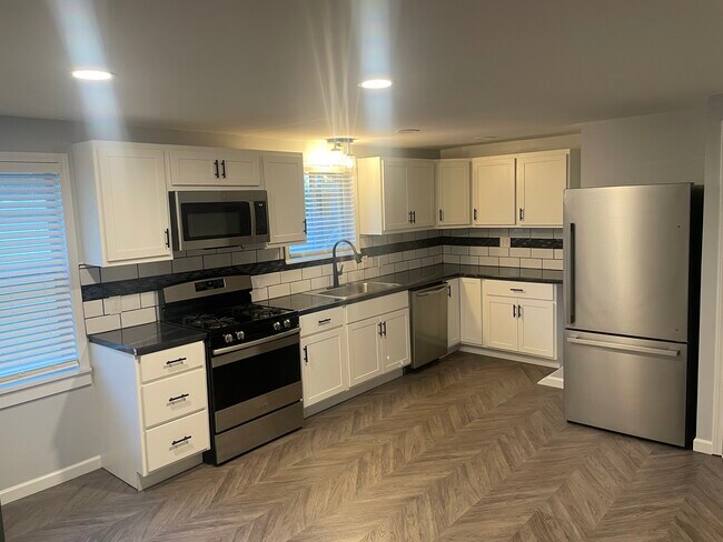 Kitchen 1 - 695 Meigs St
