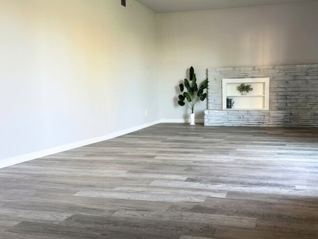 Foto del edificio - 1671 Anoka Ave