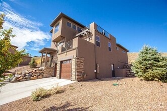 Building Photo - 207 Secret Canyon Court