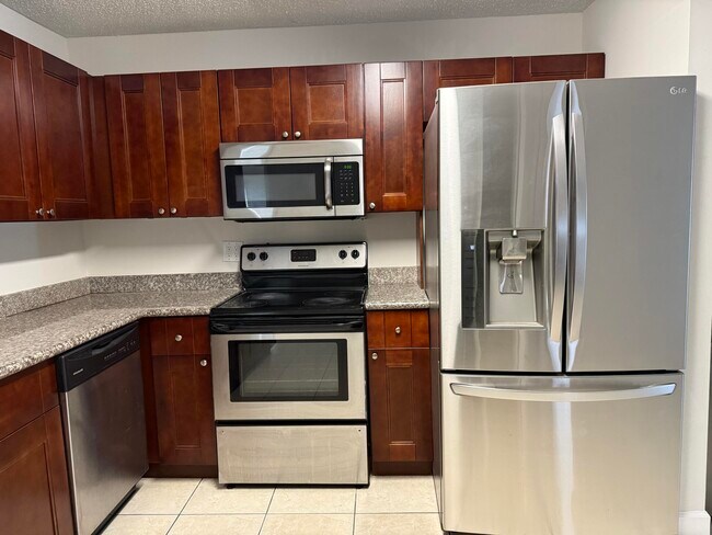 Foto del edificio - 1372 Birkdale Dr