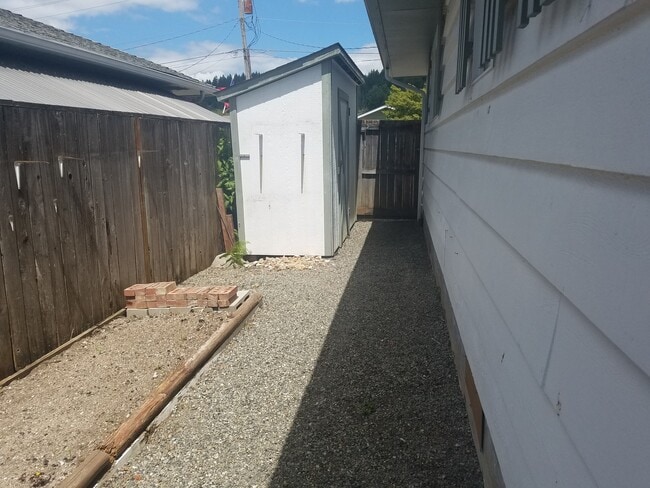 Building Photo - STATUS:AVAILABLE  |R136a| $1795