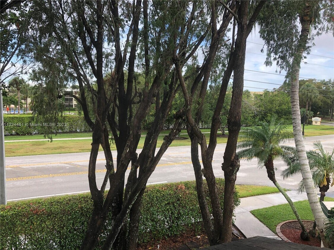 1 Fleming Ct, Weston, FL 33326 Townhome Rentals in Weston FL