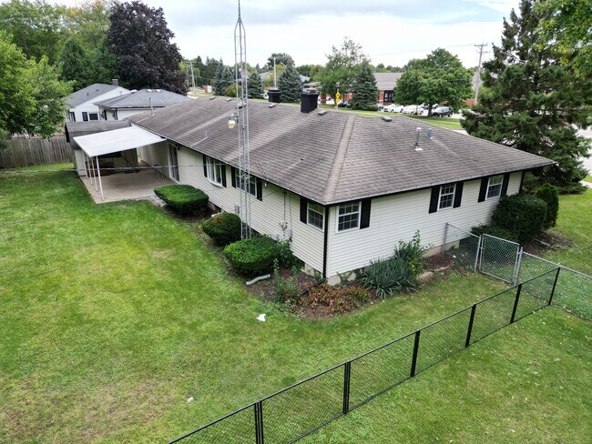 Foto del edificio - 23932 W Renwick Rd