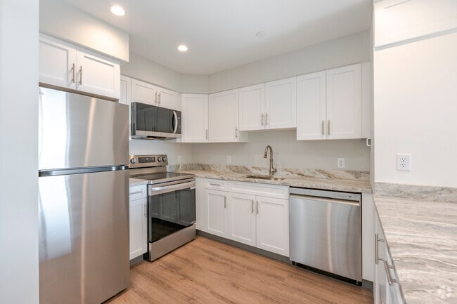 Interior Photo - 925 at North