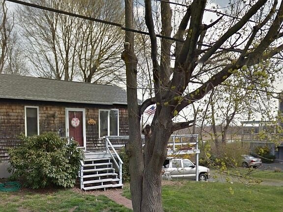 Primary Photo - 44 Sachem St