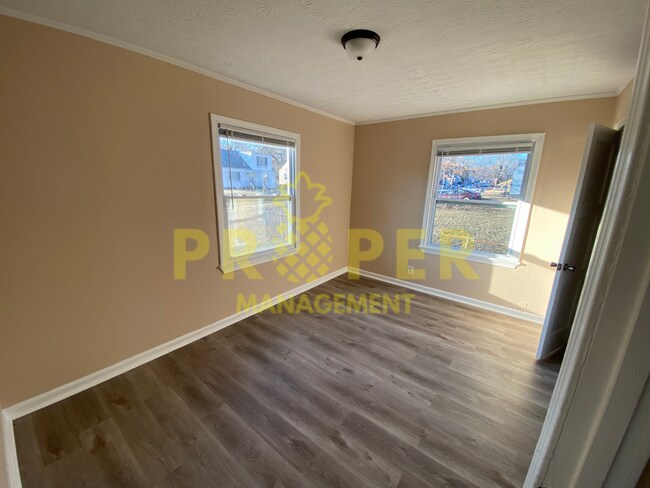 Building Photo - 3 bedroom 1 bathroom house for rent