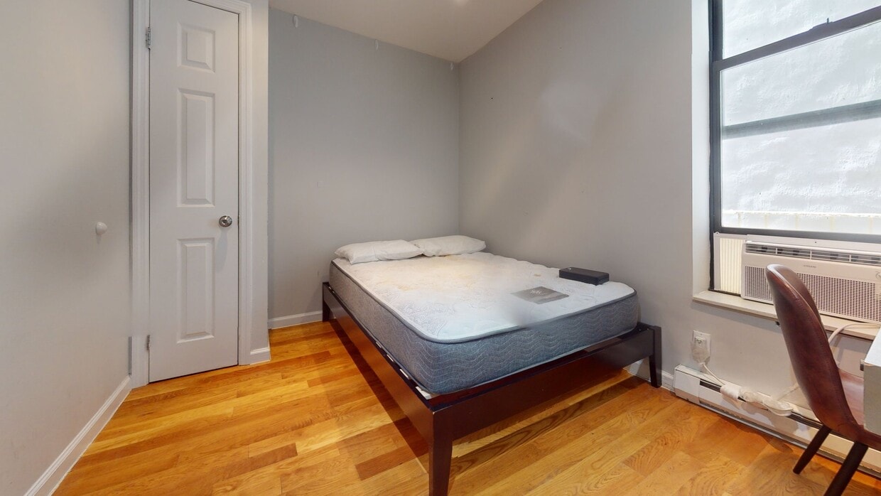 Photo - Private bedroom in 3 bed/1 bath Home