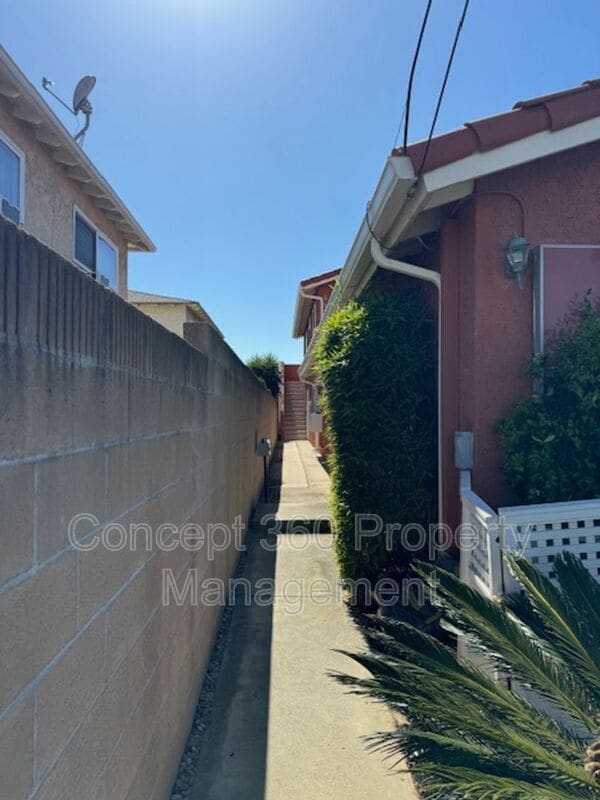 Foto del edificio - 23027 ARLINGTON Ave