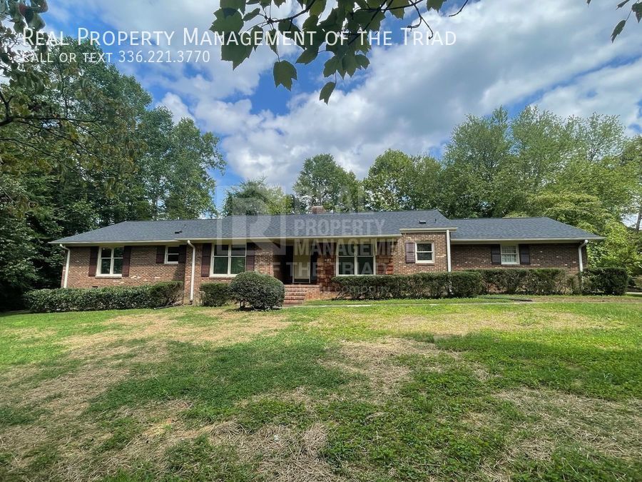 Primary Photo - 3 Bedroom, 3 Full Bath Single Family Ranch...