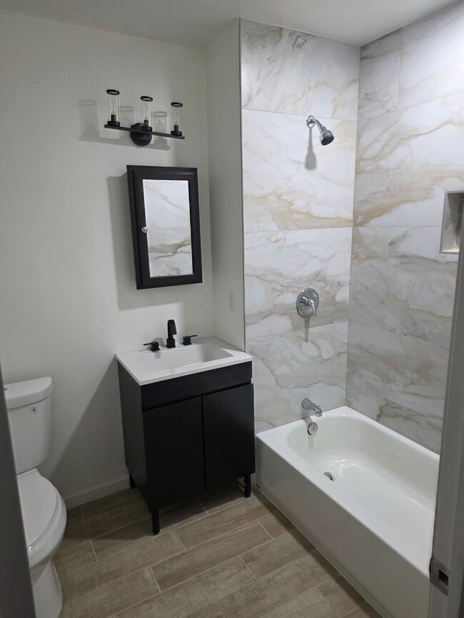 Building Photo - 1511 E Lafayette Ave