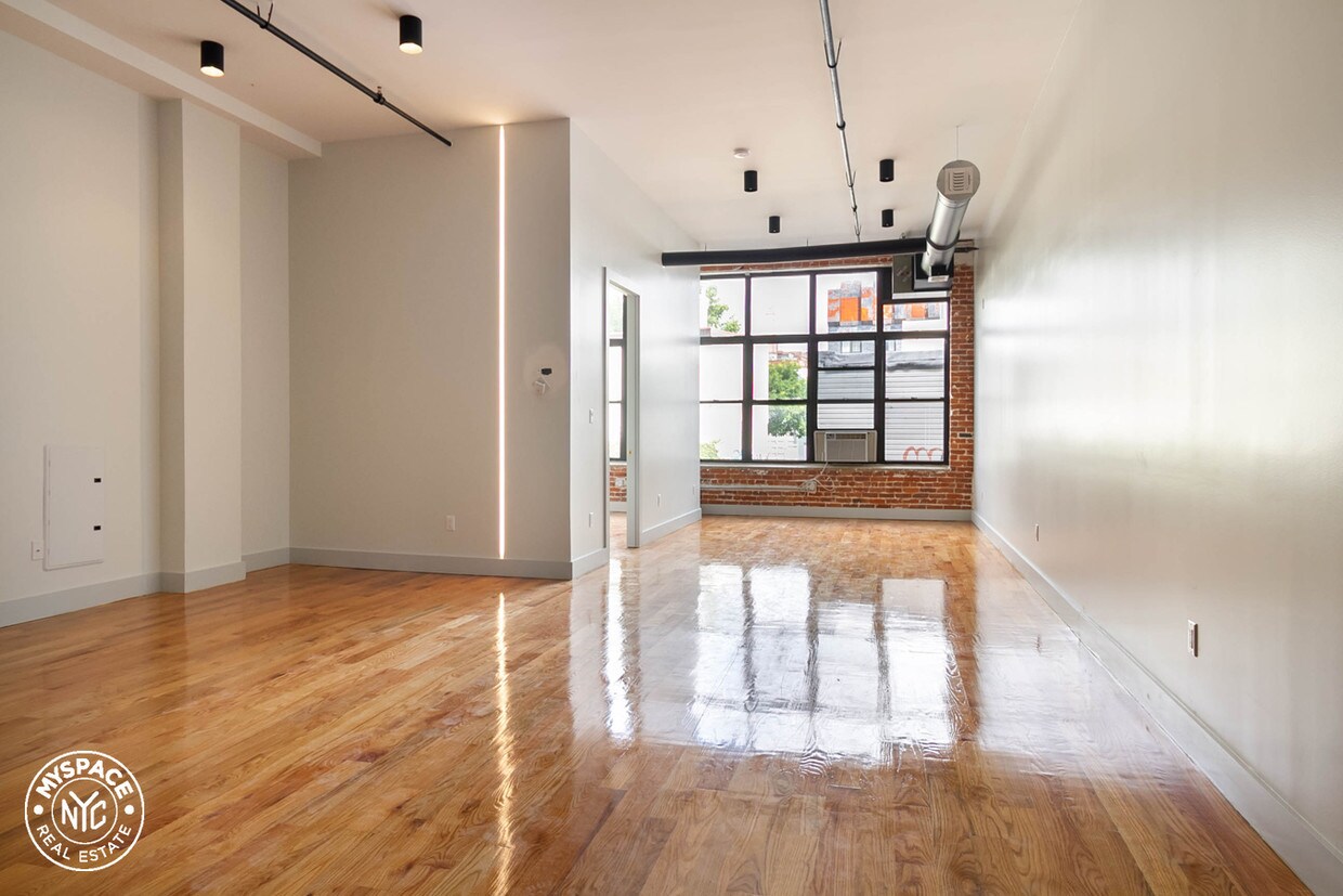 Foto principal - 255 McKibbin St