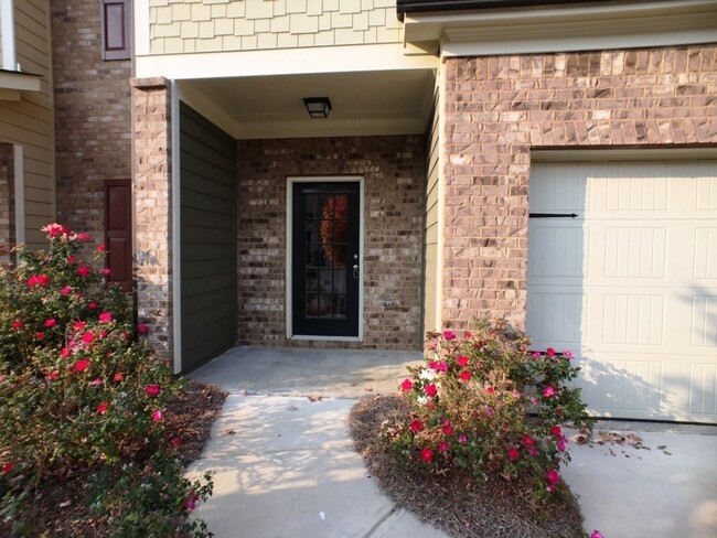 Foto del edificio - Modern 3BR Townhome - Swim/Tennis and More!