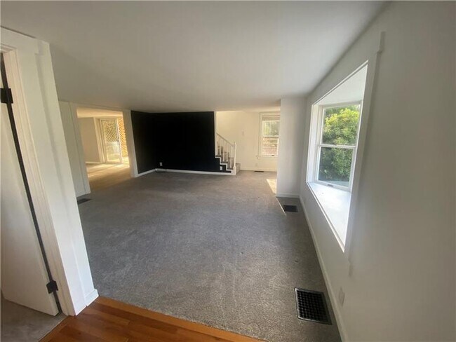 Building Photo - 451 Buttermilk Hollow Rd