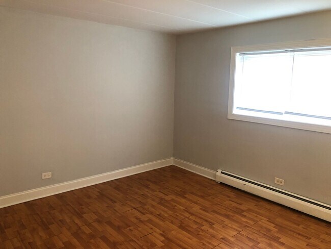 Foto del edificio - Well Maintained 1 Bedroom/1 Bath Unit Grea...