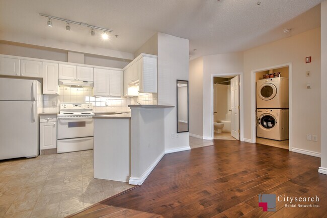 Photo du bâtiment - 103-114 14 Ave SW