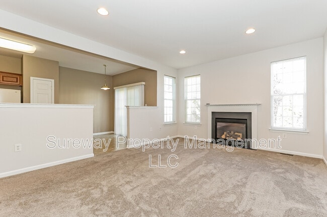 Photo - 162 Chancellor Dr Townhome