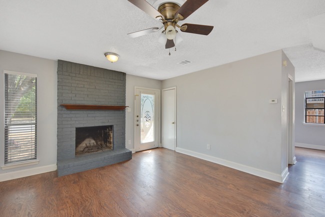 Building Photo - 6001 Westcreek Dr