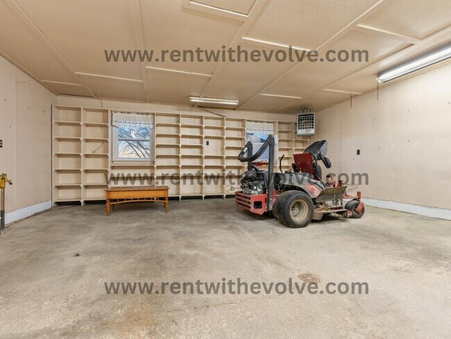 Building Photo - 10414 IN-28