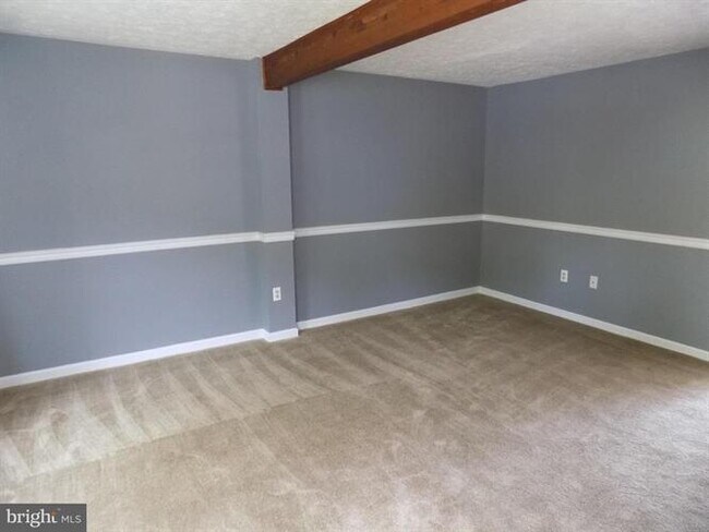 Foto del edificio - 148 Laurel Woods Ct