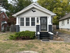 Building Photo - 1107 E Seneca Pl