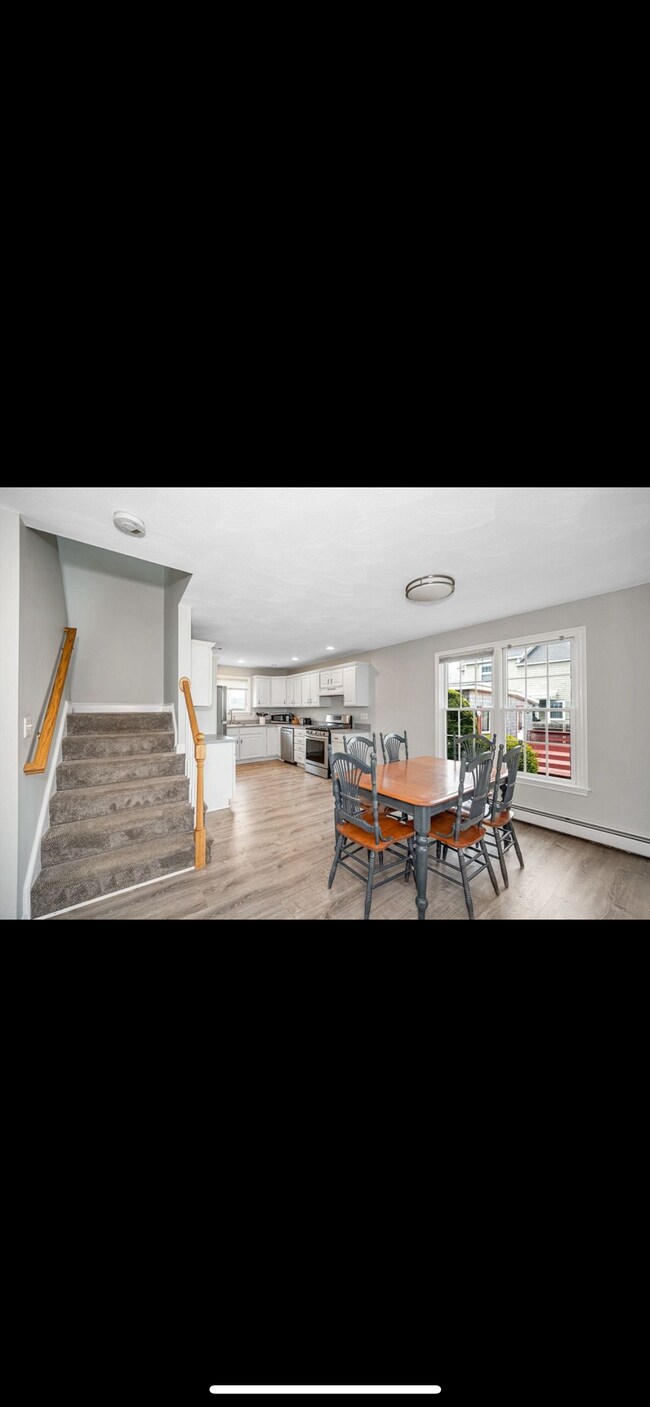 Foto del edificio - 561 North End Blvd