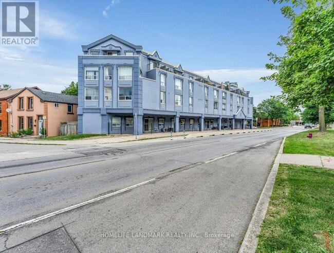 Photo du bâtiment - 400 York Blvd