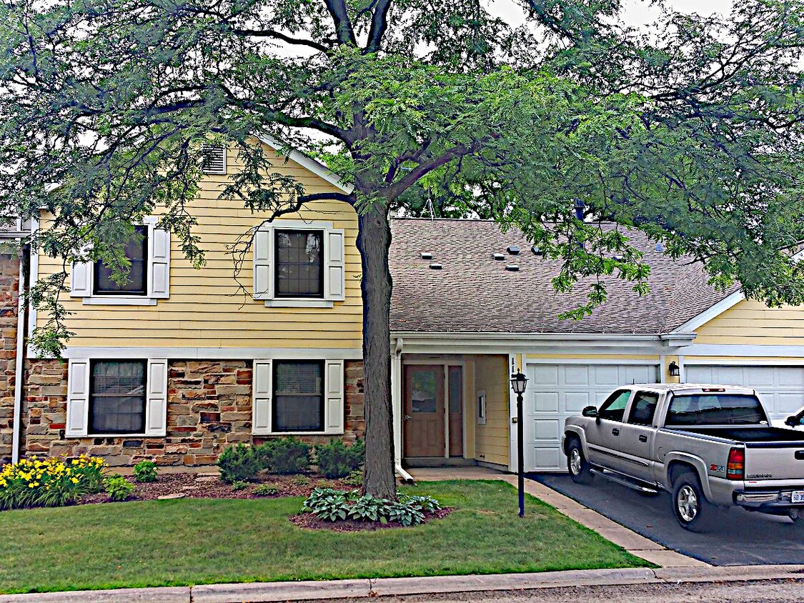 1182 Northbury Ln Unit D1, Wheeling, IL 60090 Condo for Rent in