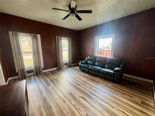 Foto del edificio - 15 S Hillsborough Ave