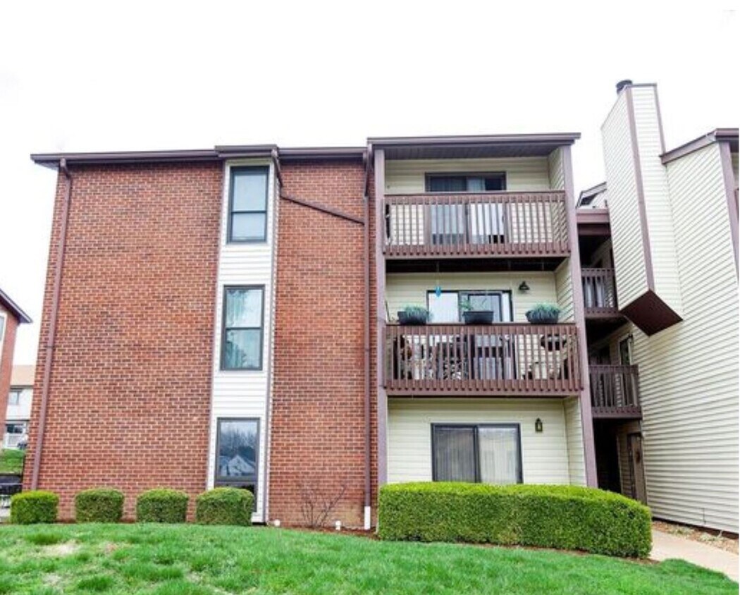 Primary Photo - 123 W Woodbine Ave Apt G