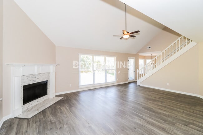 Building Photo - 9914 Leda Cove