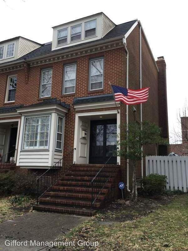 Primary Photo - 3 br, 2.5 bath House - 811 Botetourt Gardens