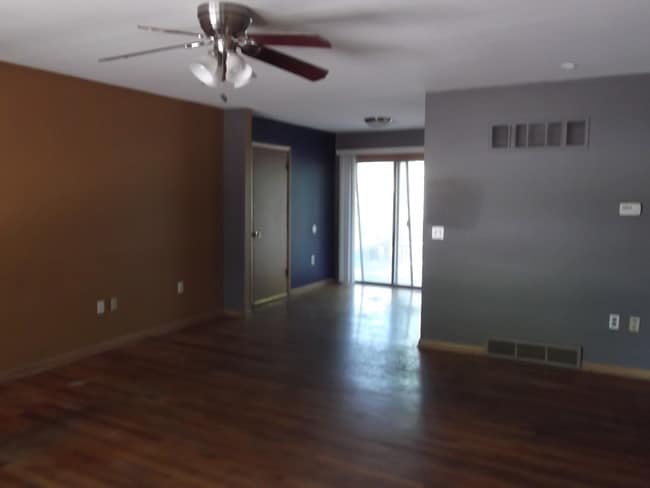 Building Photo - 1409 W 21st Terrace