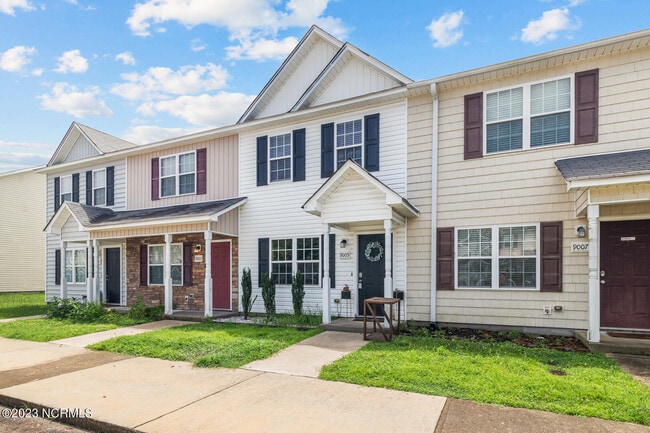 Building Photo - 9005 Banister Loop