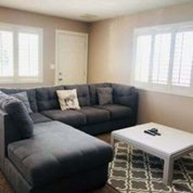 Foto del edificio - Cute 2 Bedroom, 2 Bathroom Townhome in Dix...