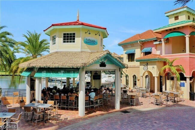 Foto del edificio - 5781 Cape Harbour Dr