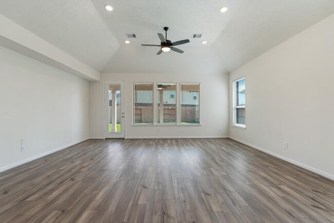 Foto del edificio - 12934 Basswood Smt Dr