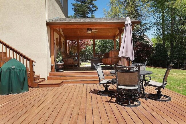 Foto del edificio - 200 Azalea Cove Ln