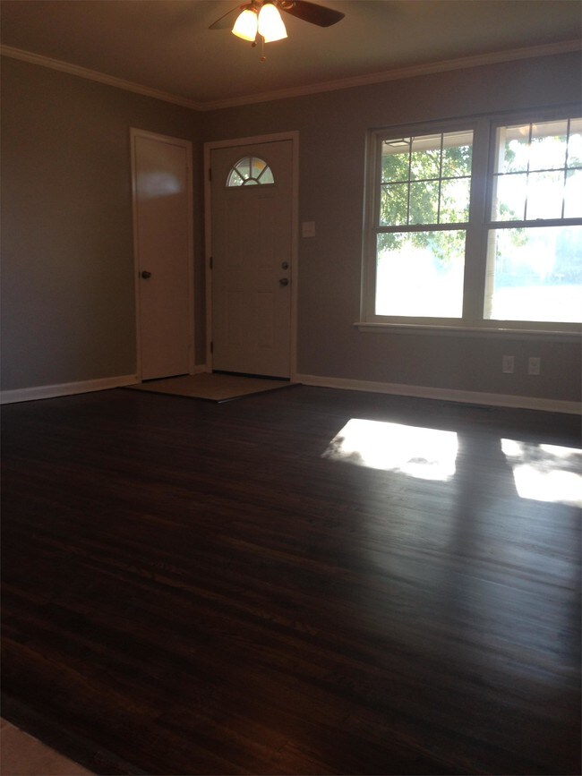 Foto del edificio - 109 W 31st Pl